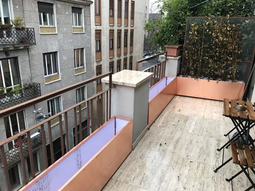 fioriera-in-rame-per-il-ristorante-e-bar