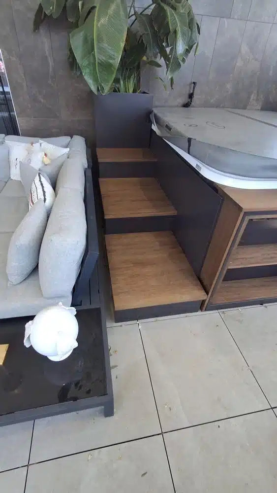 piattaforma-per-vasca-idromassaggio