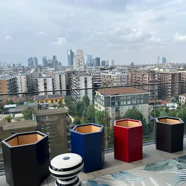 vasi-in-alluminio-saldato-di-design-per-terrazzo-esterno