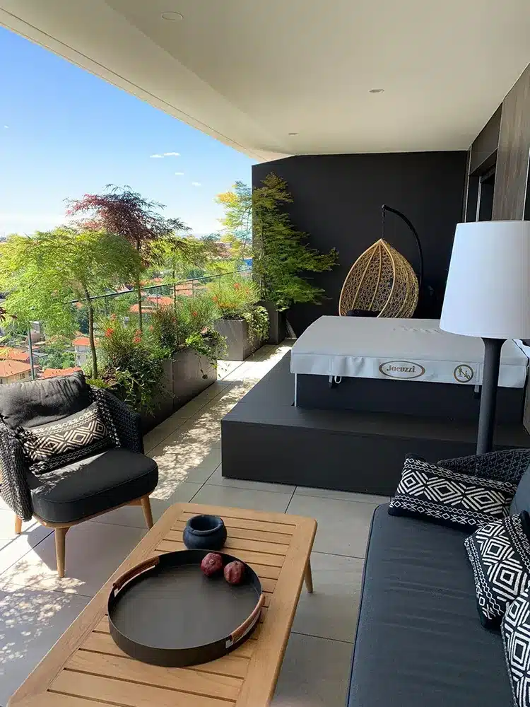 realizzazione-di-rivestimento-per-jacuzzi